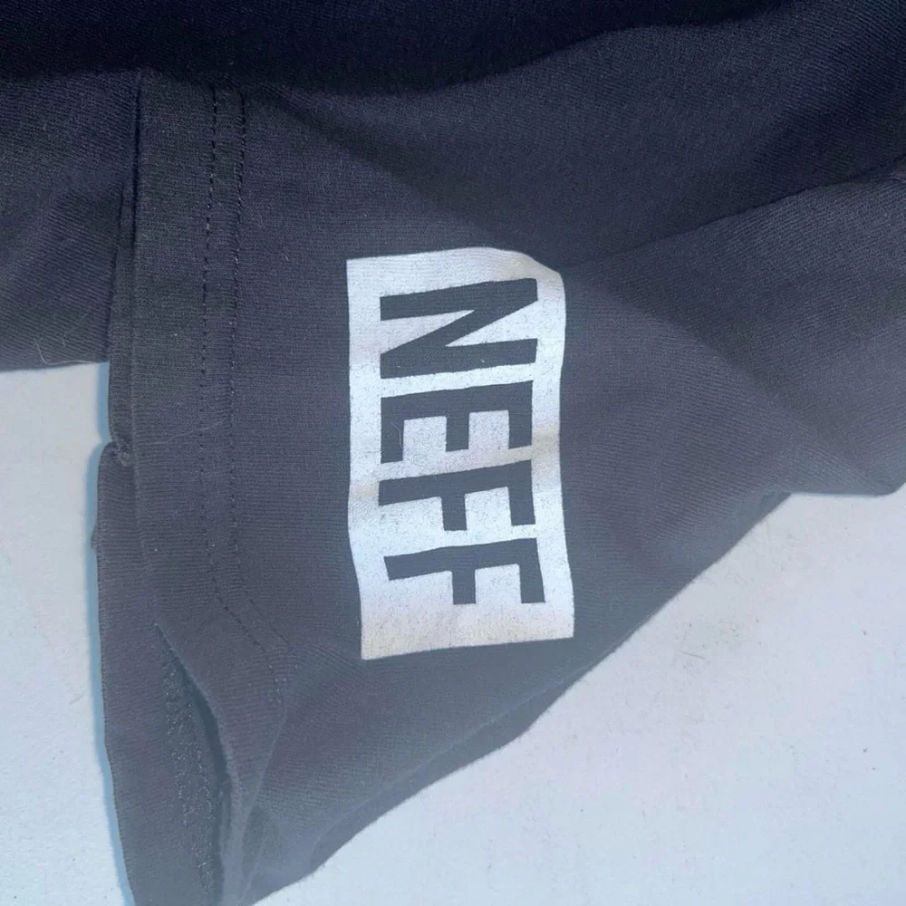 Disney X Neff Mickey Mouse Shirt Adult Size XL Cropped Tee - Picture 4 of 5